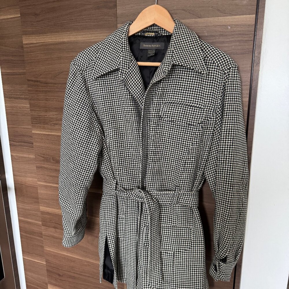 Women’s Banana Republic Black and White Houndstooth Blazer with Belt Medium